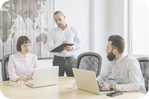 business-people-working-with-laptop-office